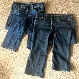 2 pack American Eagle straight leg jeans.